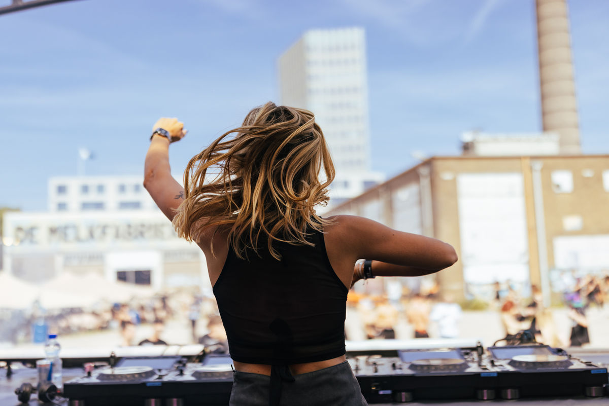 Loading... just a sec